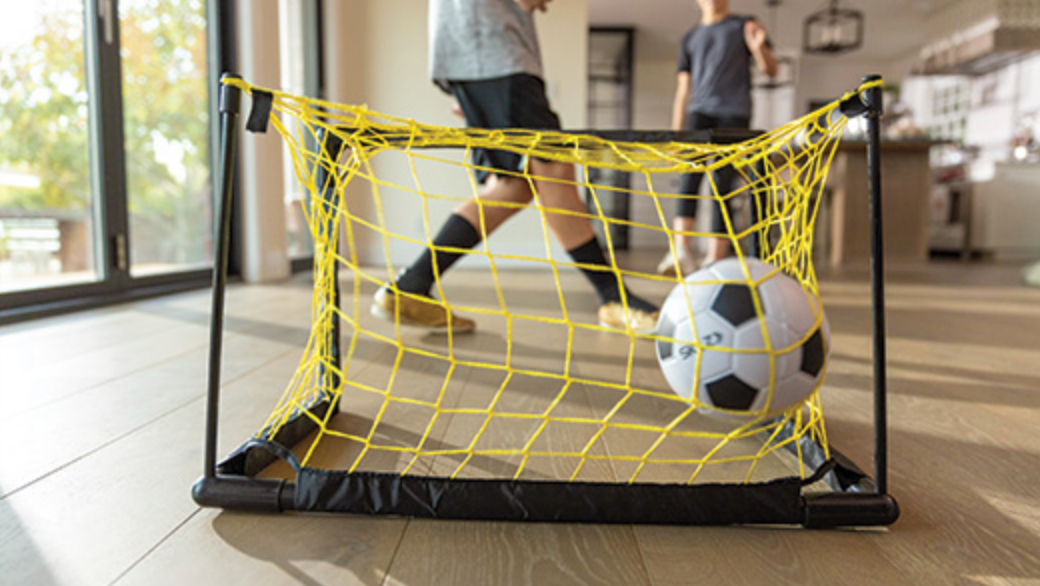 Årets julegave kåret til "ÅRETS MÅL" i soccershoppen.dk  "Must have" til børneværelset - SKLZ PRO Mini fodboldmål